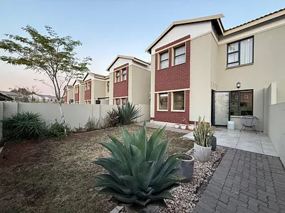 3 Bedroom Townhouse For Sale in Pretoria - img