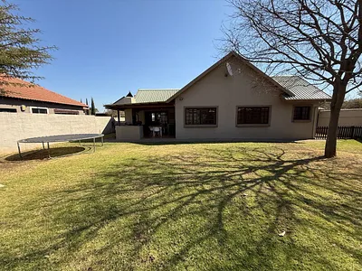 3 Bedroom House For Sale in The Meadows, Pretoria - img