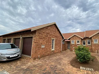 2 Bedroom Townhouse For Sale in Centurion - img