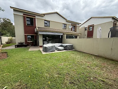 4 Bedroom Townhouse For Sale in Pretoria - img