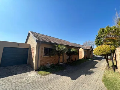2 Bedroom Townhouse For Sale in Pretoria - img