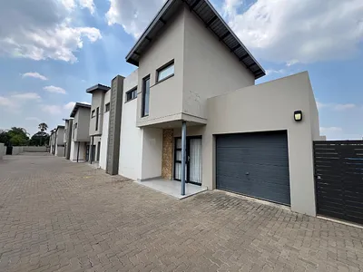 2 Bedroom Townhouse To Rent in Pretoria - uXNs.webp
