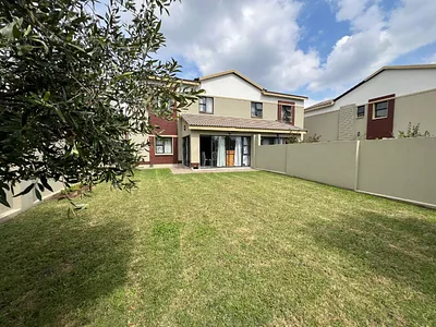 4 Bedroom Townhouse For Sale in Pretoria - img