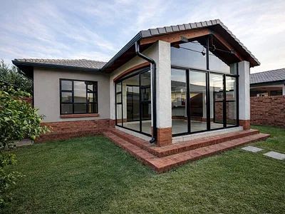 3 Bedroom Townhouse For Sale in Pretoria - k3OJ.webp