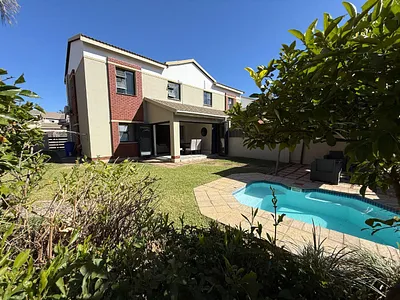 3 Bedroom Townhouse For Sale in Pretoria - 3peL.webp