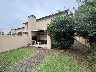 2 Bedroom Townhouse To Rent in Pretoria - I8Kq.webp