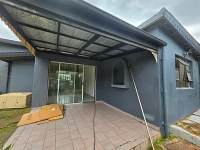 2 Bedroom Apartment To Rent in Durban - Y0gY.webp