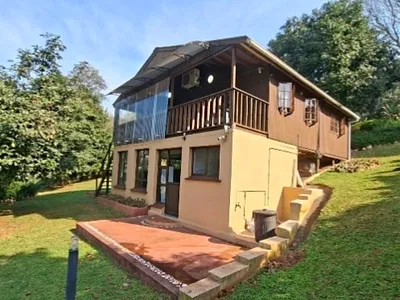 3 Bedroom Apartment To Rent in Hillcrest - img
