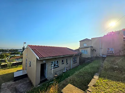 2 Bedroom House To Rent in Fynnlands, Bluff - POov.webp