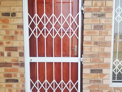 1 Bedroom Apartment To Rent in Queensburgh - img