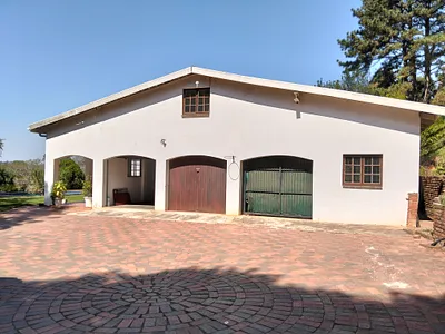 4 Bedroom House To Rent in Hillcrest - img