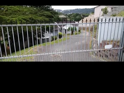 3 Bedroom Townhouse For Sale in Durban - 9XVy.webp
