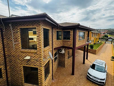 4 Bedroom House For Sale in Durban - wWtY.webp