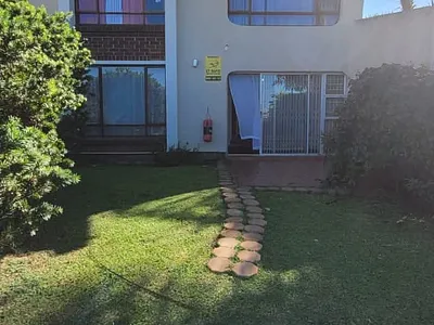 3 Bedroom Apartment To Rent in Amanzimtoti - iYwN.webp