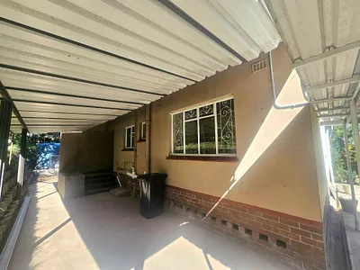 4 Bedroom House To Rent in Queensburgh - DOlx.webp