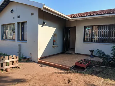 3 Bedroom House To Rent in Durban - h4BJ.webp