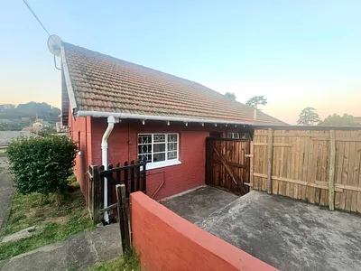 2 Bedroom Apartment To Rent in Queensburgh - 8utw.webp