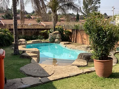 2 Bedroom Townhouse For Sale in Randburg - img