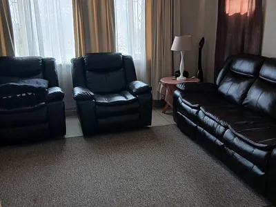 2 Bedroom House To Rent in Durban - XqW5.webp
