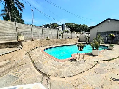 3 Bedroom House For Sale in Durban - LFmO.webp