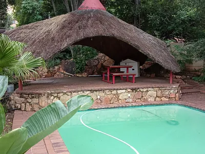 5 Bedroom House To Rent in Roodepoort - img