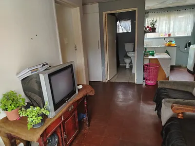 2 Bedroom Apartment For Sale in Durban - 5FAb.webp