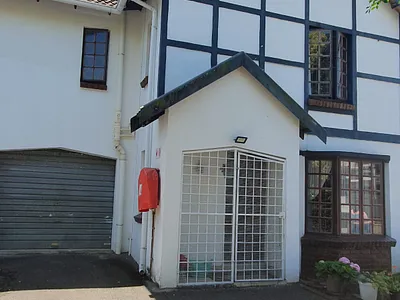 3 Bedroom Apartment For Sale in Amanzimtoti - BSF9.webp