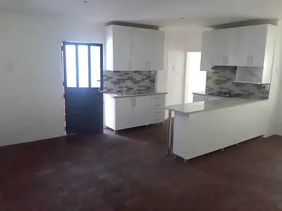2 Bedroom Apartment To Rent in Pinetown - 8Yjf.webp