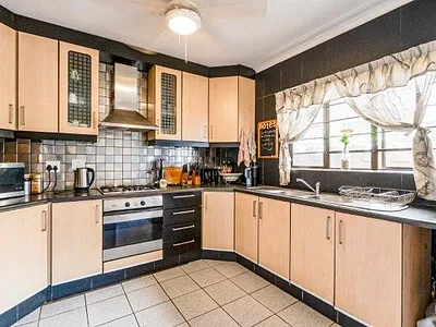 3 Bedroom House To Rent in Durban - US1r.webp