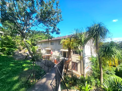 3 Bedroom Townhouse To Rent in Queensburgh - wdXy.webp