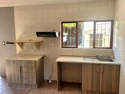 2 Bedroom Apartment To Rent in Queensburgh - img