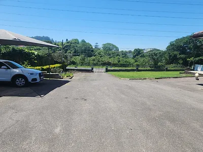 3 Bedroom Apartment To Rent in Pinetown - ZXo5.webp