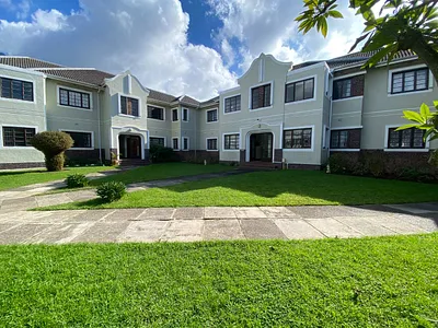 2.5 Bedroom Apartment For Sale in Cape Town - 8P7O.webp