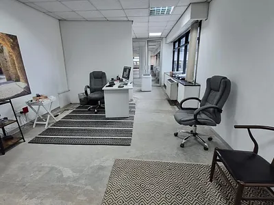 Commercial Property To Rent in Cape Town - 5ySf.webp