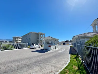 2 Bedroom Apartment To Rent in Muizenberg, Cape Town - SttF.webp