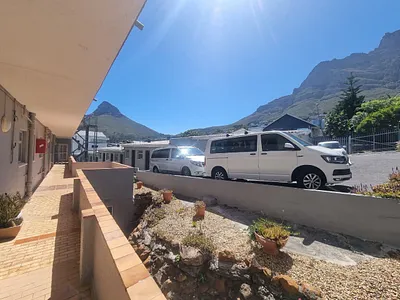 2 Bedroom Apartment To Rent in Camps Bay, Cape Town - SXVZ.webp