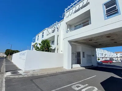 2 Bedroom Apartment To Rent in Cape Town - vFBp.webp