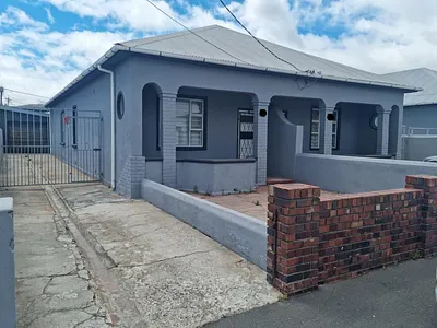 2 Bedroom Townhouse To Rent in Cape Town - pKVc.webp