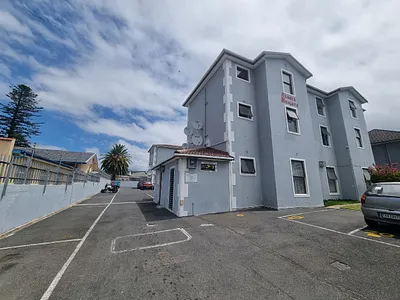 2 Bedroom Apartment To Rent in Cape Town - img