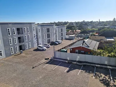3 Bedroom Apartment For Sale in East London - img