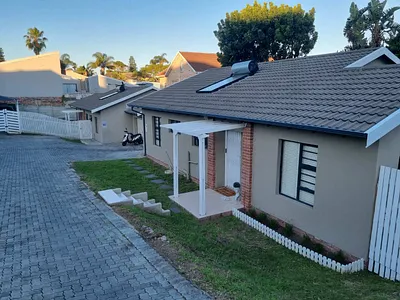 3 Bedroom Townhouse For Sale in East London - ReeB.webp