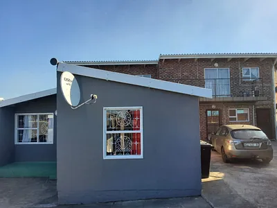 3 Bedroom House For Sale in East London - 4kn5.webp