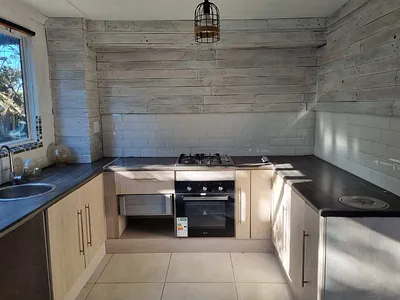 2 Bedroom House For Sale in East London - img
