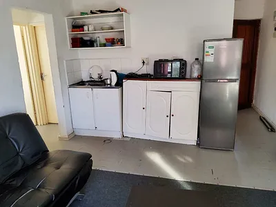 3 Bedroom Apartment For Sale in East London - img