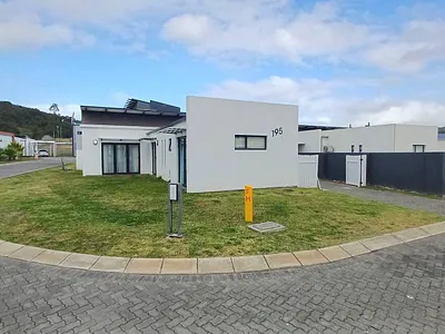 2 Bedroom Townhouse For Sale in East London - img