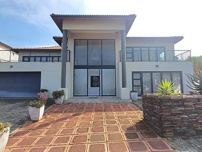 4 Bedroom House For Sale in East London - img