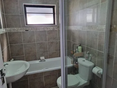 2 Bedroom Apartment For Sale in East London - Sm48.webp