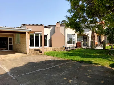 Farm For Sale in East London - dh5H.webp