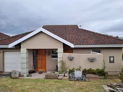 3 Bedroom Townhouse For Sale in East London - kiOW.webp