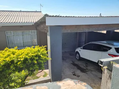 4 Bedroom House For Sale in East London - img